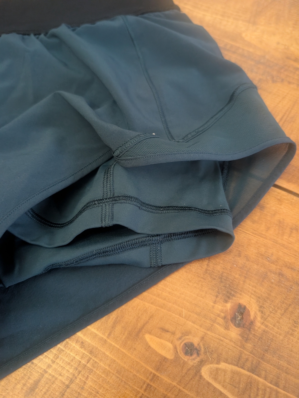 lululemon 2.5in Rich Teal Running Shorts Inner Layer - Picture 2 of 5